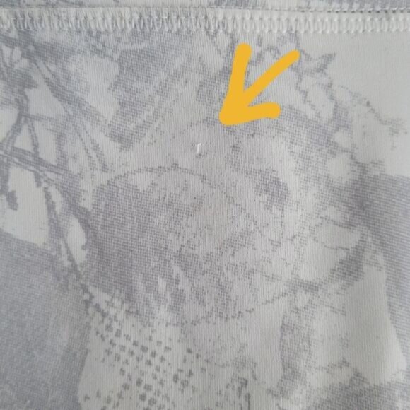 RBX Active Crop Capri Athletic Leggings Abstract Print Grey White Pockets Sz M - Picture 14 of 15